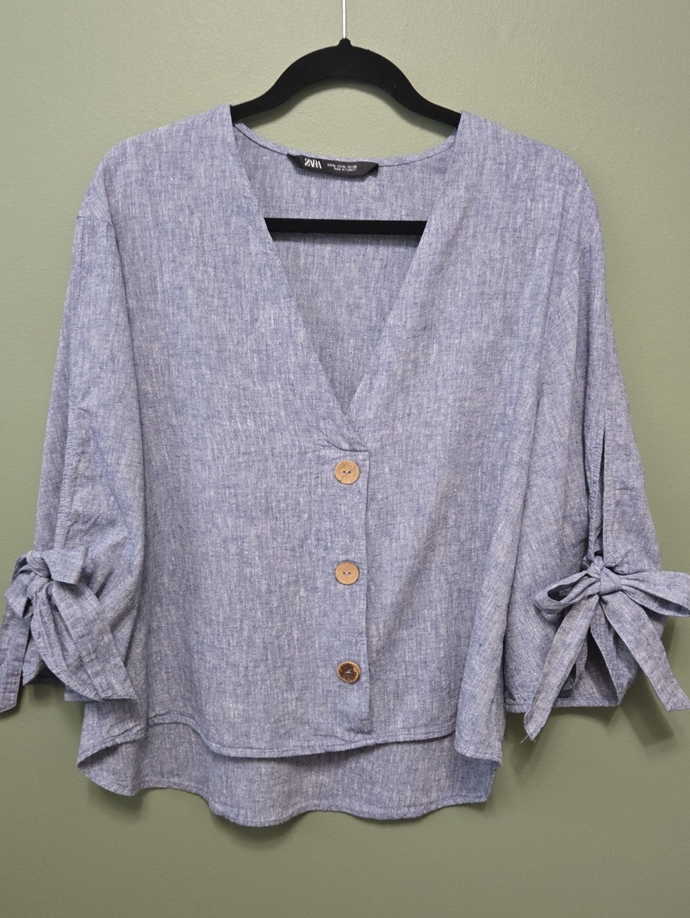 Zara Chambray Blue V-Neck Button Blouse with Tie Sleeves Sz XL